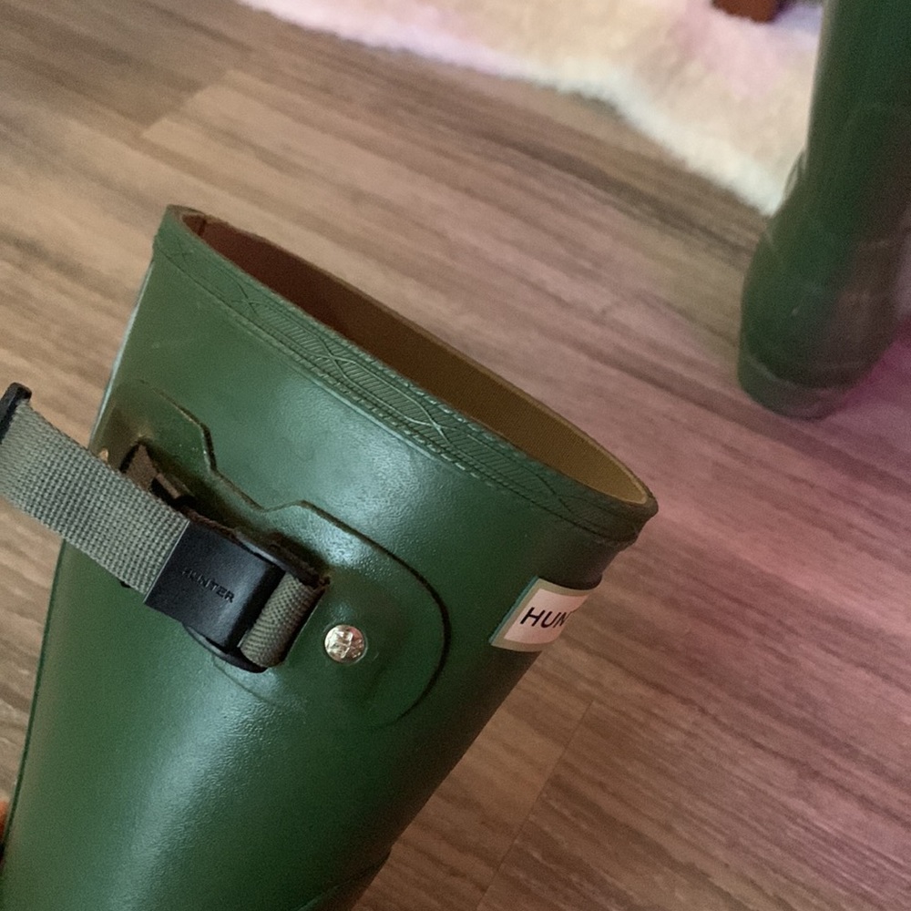 Matte Green Hunter Boots - Picture 5 of 9